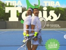 Desta vs Raffi Ahmad Tanding di Tiba-tiba Tenis Malam Ini