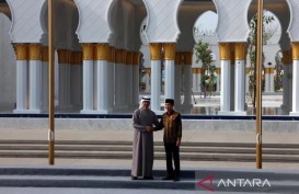 Keindahan Masjid Raya Sheikh Zayed Solo Tuai Pujian