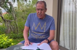 Menlu Rusia Sergei Lavrov Muncul Pakai Celana Pendek, Bantah Dilarikan ke RS Sanglah