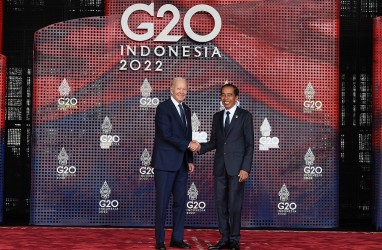 Tiga Lidah Api di Belakang Jokowi saat Sambut Kepala Delegasi KTT G20