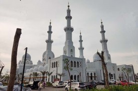Masjid Sheikh Zayed Solo Hadiah Putra Mahkota Arab…