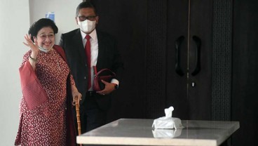 Momen Megawati Membungkuk Saat Menyapa SBY di Gala Dinner G20