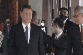 Detik-Detik Pengawal Xi Jinping Dihadang Paspampres…