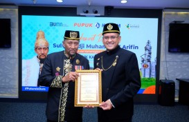Kunjungi Pupuk Kaltim, Sultan Kutai Kartanegara Anugerahi Rahmad Pribadi Gelar Raden Mas Pranata