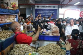 Presiden Jokowi Blusukan ke Pasar Badung Bali, Begini…