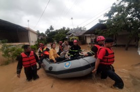 Lima Daerah di Sumbar Dilanda Banjir hingga Longsor