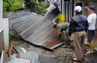 24 Unit Rumah di Padang Panjang Rusak Diterjang Angin Kencang