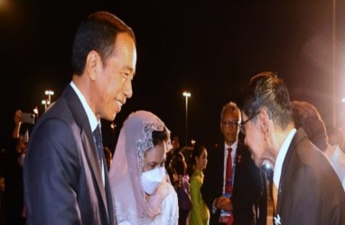 Jokowi Tiba di Surakarta dari KTT APEC Thailand