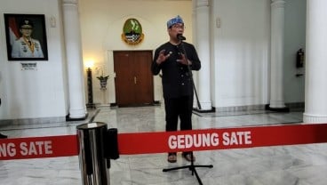 Bandara Kertajati Kembali Terbangkan Jemaah Umrah, Ridwan Kamil Tanggapi Dingin