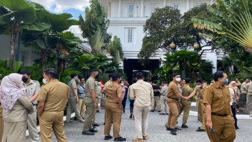 Panik Diguncang Gempa, ASN di Balai Kota DKI Jakarta Behamburan Keluar