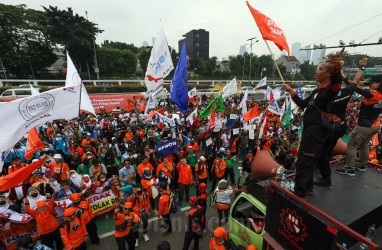 Polemik Kenaikan UMP 2023: Dipertanyakan Buruh, Dikritik Pengusaha