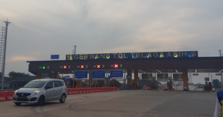 Gerbang tol Telaga Asih di ruas tol Cibitung-Cilincing. - Bisnis/Andi M. Arief