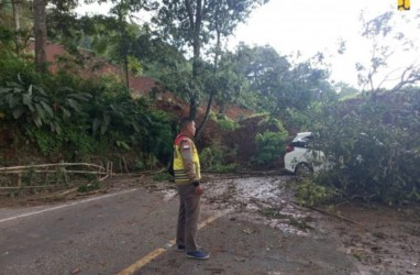 PUPR Berhasil Buka Jalan yang Tertimbun Longsor Usai Gempa Cianjur