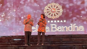 Momen Sri Mulyani Karaoke Bareng Basuki, Nyanyi Lagu God Bless