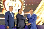 Dirut PT PNM Arief Mulyadi Raih Penghargaan CEO Of The Year
