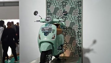 Piaggio Group Pamer Vespa Batik Seharga Rp77 juta