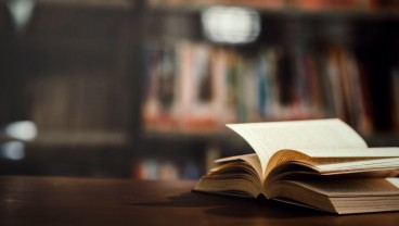 Teks Eksplanasi: Ciri-ciri, Struktur, Jenis, dan Contohnya 