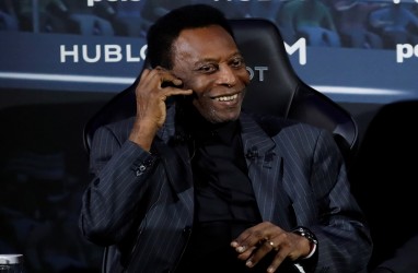 Pele Masuk Rumah Sakit