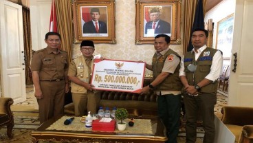 Sulsel Serahkan Bantuan Rp500 Juta untuk Korban Gempa Cianjur