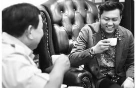 Momen Prabowo Jamu Denny Caknan Minum Kopi Racikannya