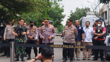 Polri Dalami Belasan Kertas Berisi Protes RKUHP Berserakan di Lokasi Bom Bunuh Diri