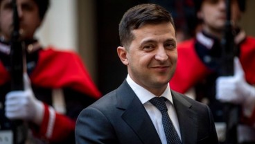 Zelensky Dinobatkan Sebagai 'Person of the Year' Majalah Time