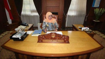 UMK Jatim 2023, Khofifah Minta Segera Sesuaikan Upah Karyawan & Jaga Kondusivitas