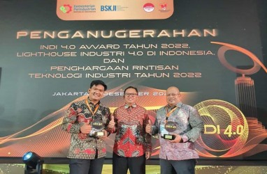 AQUA Pandaan dan Banyuwangi Raih Penghargaan Industri Digital