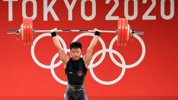 Lifter Rahmat Erwin Abdullah Sabet Emas di Kejuaraan Dunia Angkat Besi 2022
