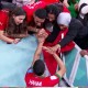 Bawa Maroko ke Semifinal, Hakimi Kembali Hampiri Sang Ibunda di Tribun