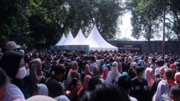 Tasyakuran Pesta Rakyat Pernikahan Kaesang, Antrean Dapat Kuliner Bisa 2,5 Jam