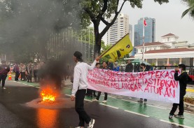 Mahasiswa PMII Demo di Bali Kota, Tuntut Pencabutan…