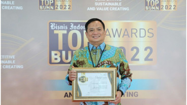 Direktur Utama PT PNM Sabet TOP CEO Bisnis Indonesia Awards 2022