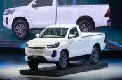 Toyota Thailand Ultah ke-60, Pamer Mobil Listrik Hilux