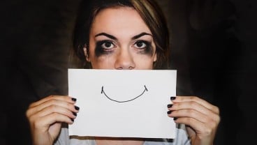 Gejala dan Penyebab Smiling Depression, Pura-pura Ceria saat Depresi