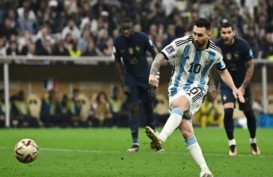 Video Mengharukan Messi Dipeluk Ibunda Usai Juara Piala Dunia 2022