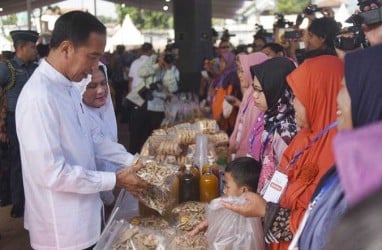 Jokowi Targetkan PNM Mekaar Tembus 20 Juta Nasabah pada 2024