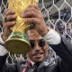 Angkat Trofi Piala Dunia setelah Dicuekin Messi, Salt Bae Kena Hukuman FIFA