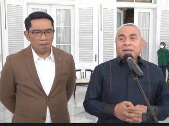 Gubernur Kaltim Serahkan Bantuan Gempa Cianjur Rp6 Miliar ke Ridwan Kamil