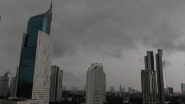 Cuaca Jakarta Hari Ini (27/12), Waspada Hujan Disertai Angin Kencang