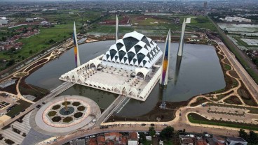 Zulhas Puji Kemegahan Masjid Al Jabbar