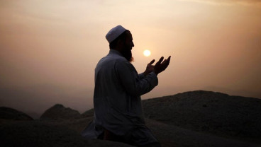 Doa Akhir dan Awal Tahun, Dibaca Sebelum Magrib untuk Mendapat Syafaat
