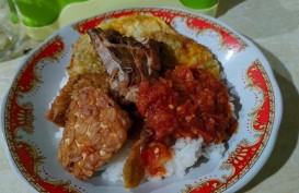 Kilas Nataru 2022: Kuliner Malam Surabaya? Sego Sambel Mak Yeye Pilihannya