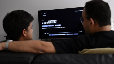 Ditonton Anies Baswedan, Ini Sinopsis Film The Edge of Democracy