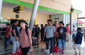 Arus Penumpang Bandara Rendani Manokwari Kembali Normal
