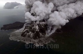 Gunung Anak Krakatau Erupsi Beruntun Sebanyak 3 Kali