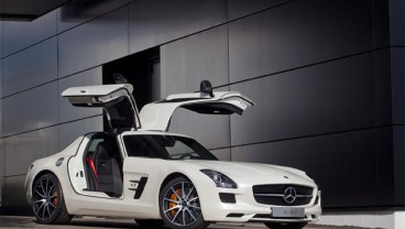 Mobil Mercedes SLS AMG Milik Lionel Messi Ini Harganya Sundul Langit