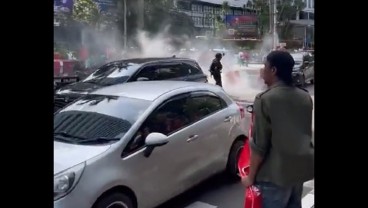 Asap di Depan Pintu Masuk GBK, Polisi: Bukan Gas Air Mata, tapi Flare