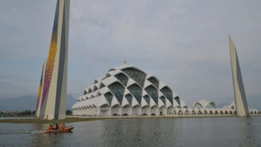 Cerita Aher Perjuangkan Anggaran Besar untuk Bangun Masjid Al Jabbar