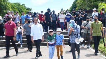 Ajak Cucu ke Candi Prambanan, Jokowi Promosikan Wisata Edukasi